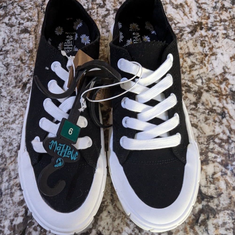 Size 9 sneakers
